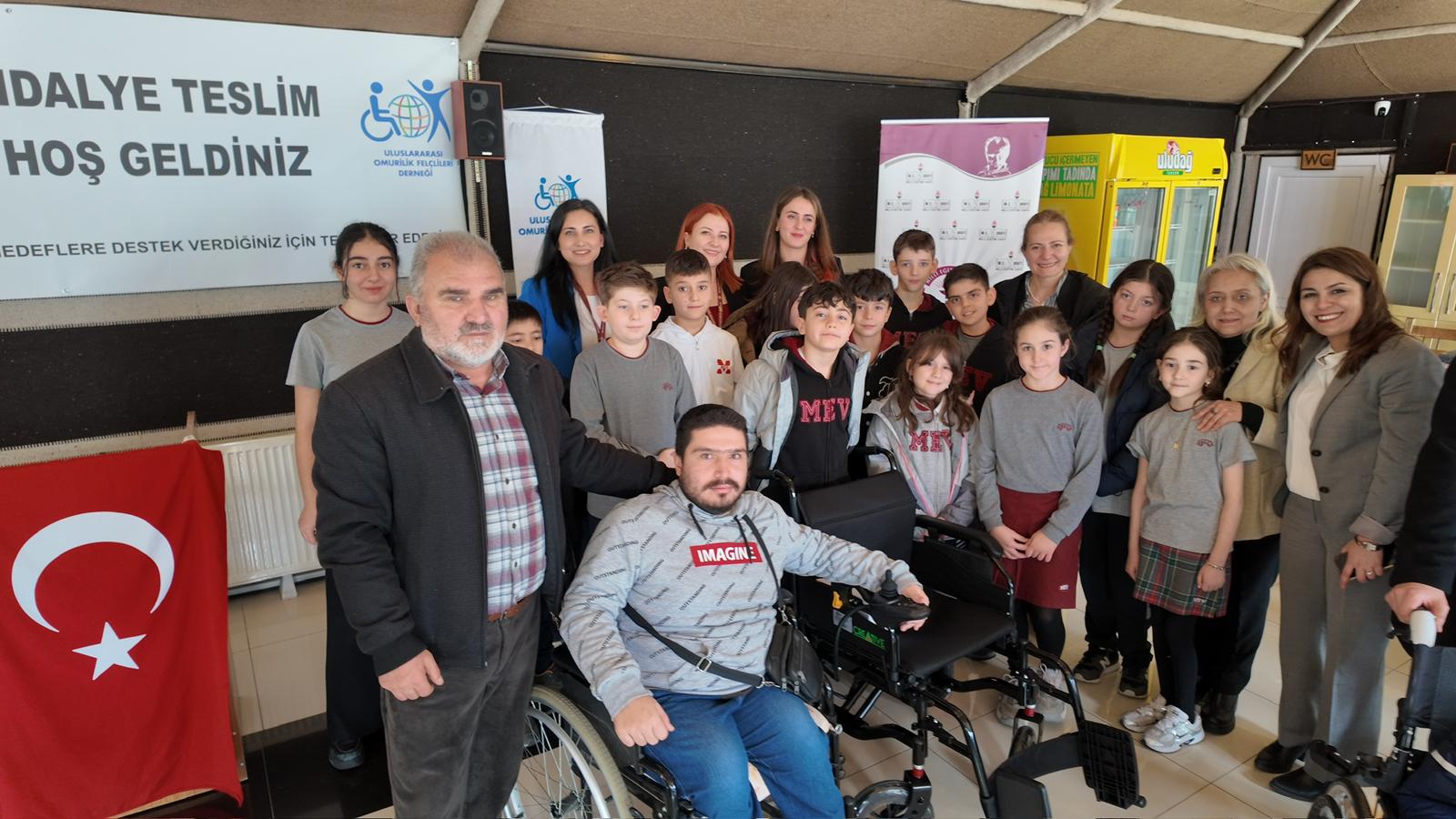 MEV ve Uluslararası Omurilik Felçlileri Derneği İş Birliğiyle 15 Akülü Sandalye Dağıtıldı